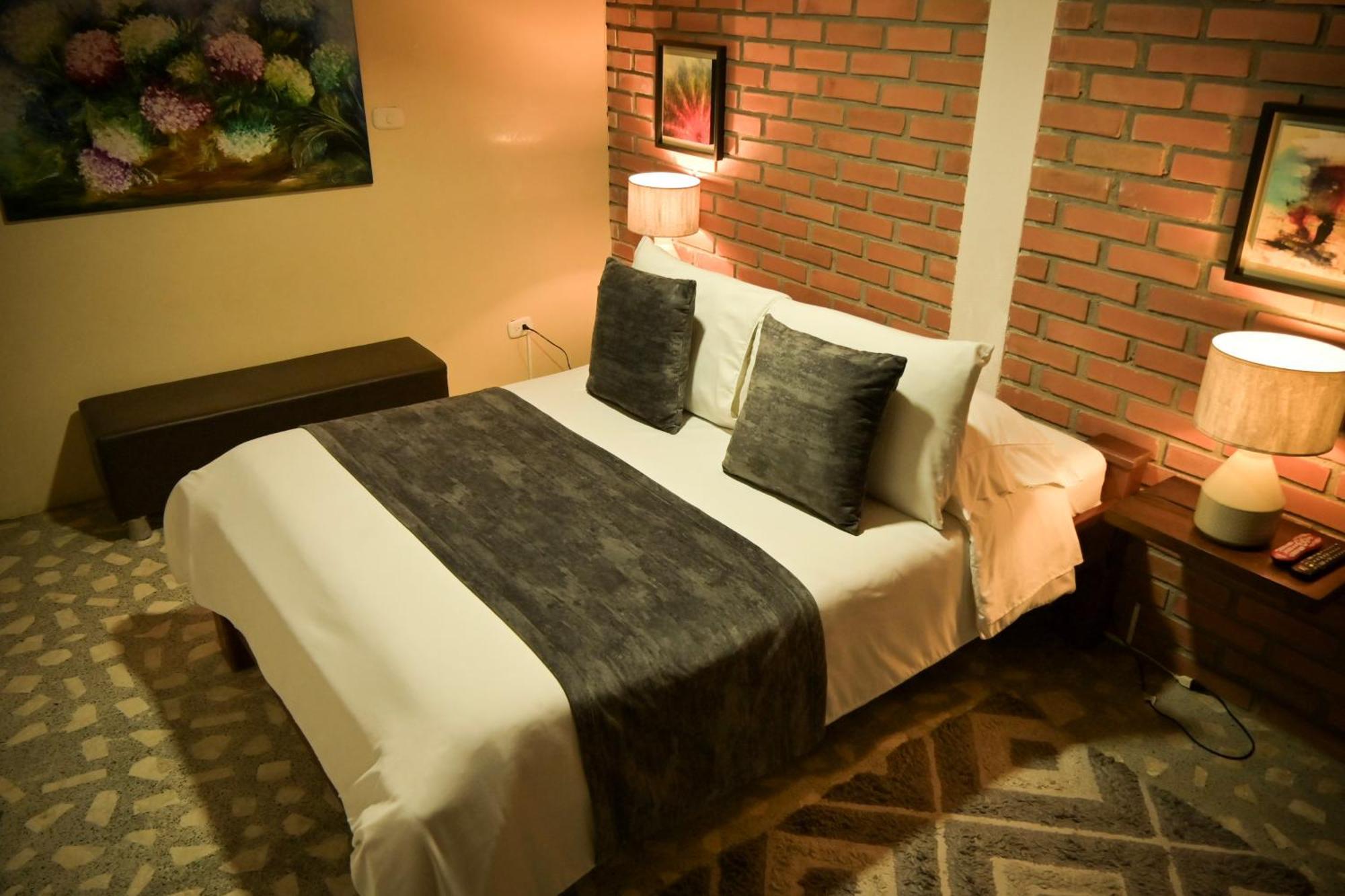 Hotel Visperas Санта Роса де Кабал Екстериор снимка