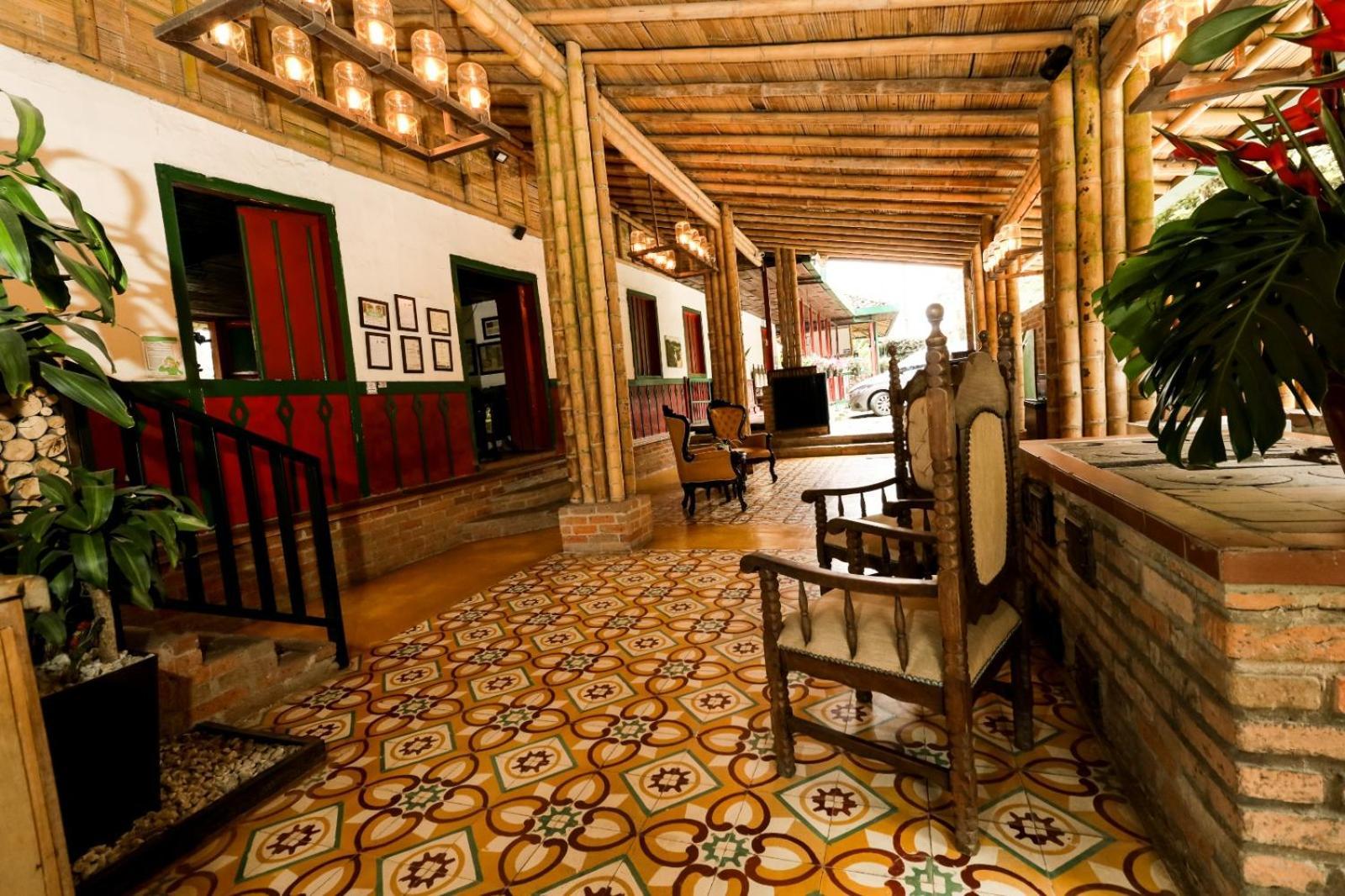 Hotel Visperas Санта Роса де Кабал Екстериор снимка
